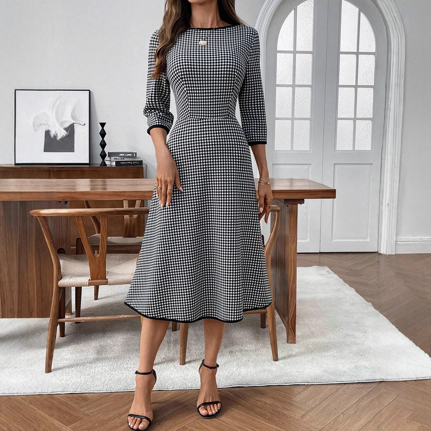 Retro Casual Dress With A Small Check Pattern