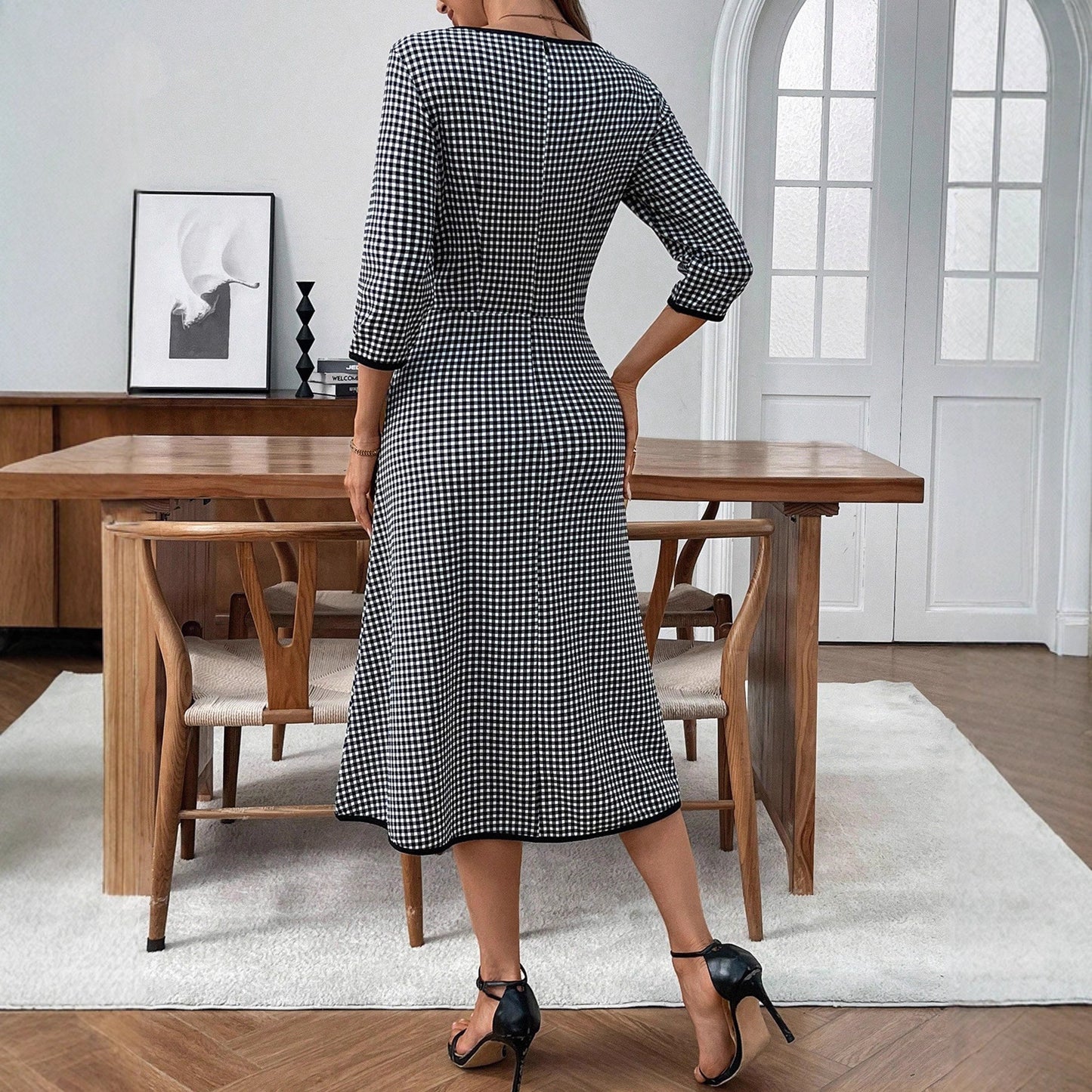 Retro Casual Dress With A Small Check Pattern