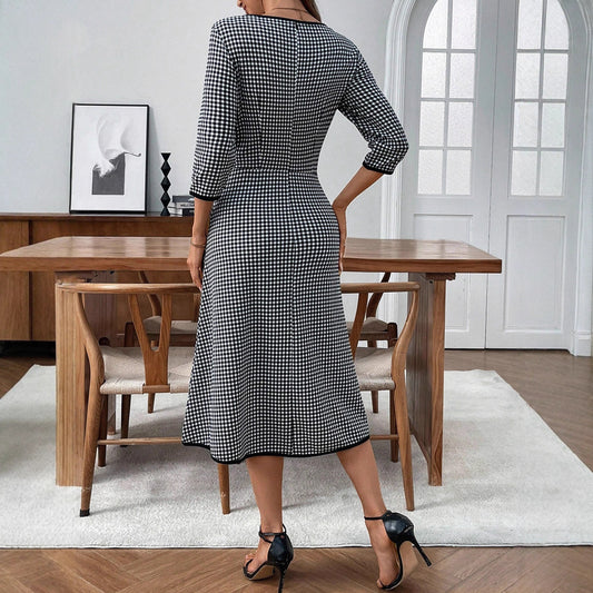 Retro Casual Dress With A Small Check Pattern